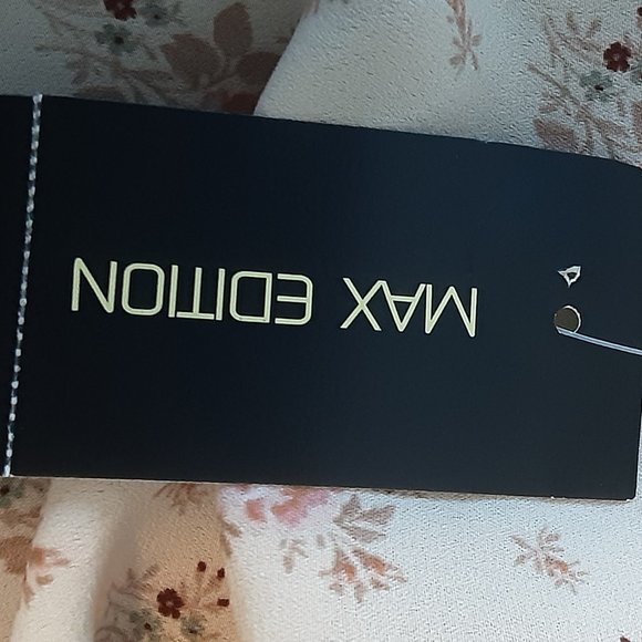 NWT FLORAL WRAP BLOUSE by MAX STUDIO - Picture 10 of 10